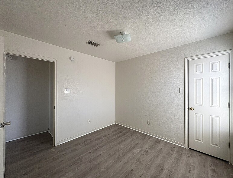 Building Photo - 3402 Cantabrian Dr