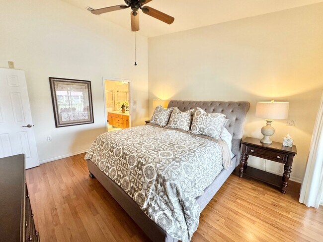 Building Photo - ** FALLING WATERS ** 2 BED / 2 BATH - COND...