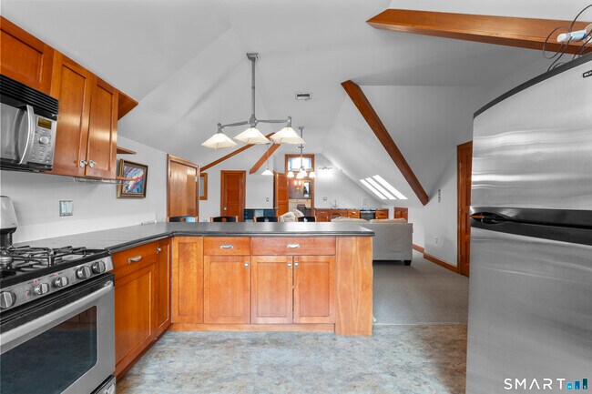 Building Photo - 105 Howe Ave