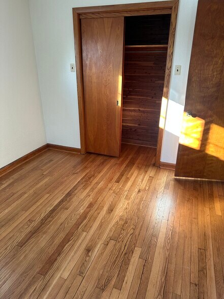 Building Photo - 133 Hidden Cove