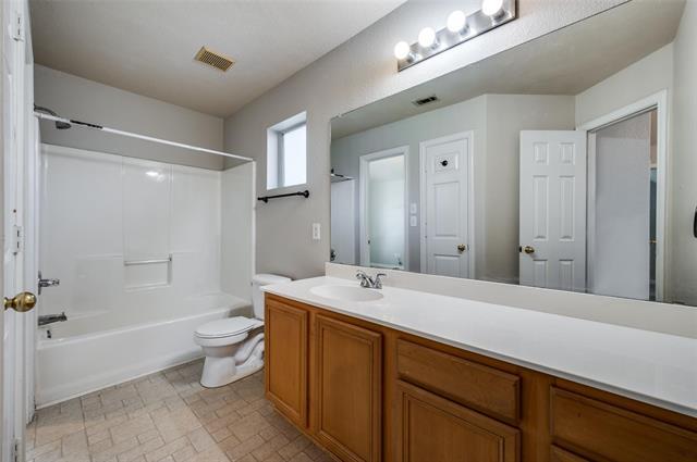 Building Photo - 9801 Cedarcrest Dr