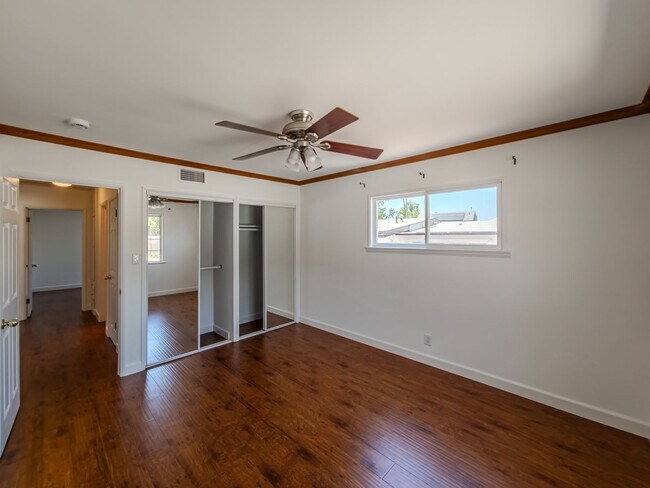 Building Photo - Stunning 3BD/2BA located in beautiful Sunl...