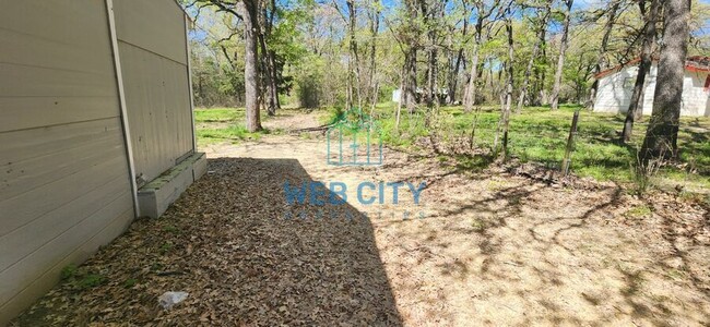 Building Photo - 15369 Flud Rd
