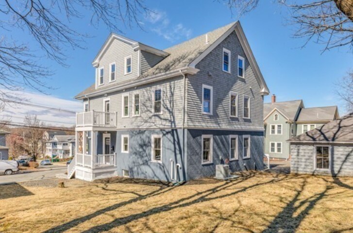 Building Photo - 107 Warren St