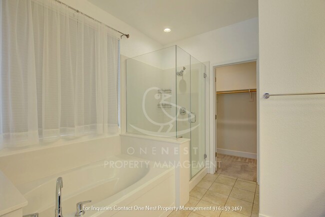 Building Photo - Early Summer move in, available ASAP 4 bd ...