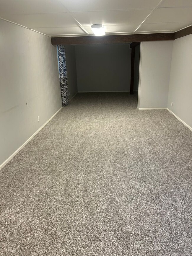 Building Photo - 4 Bedroom, 2 Bathroom House in Lynden with Fenced Yard