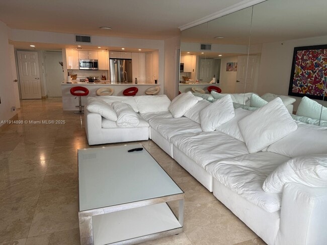 Building Photo - 1717 N Bayshore Dr