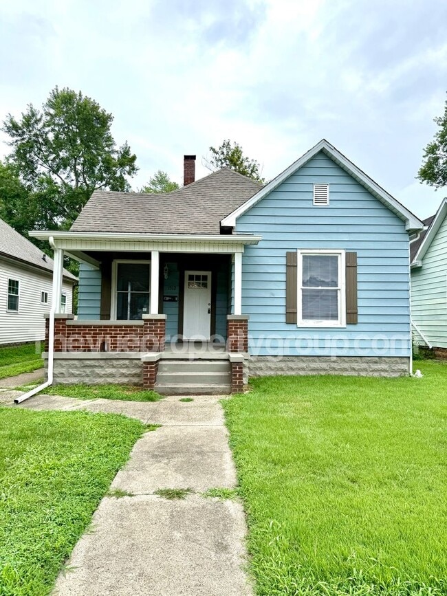 Building Photo - Remodeled 3 Bed, 2 Bath Home with Luxuriou...