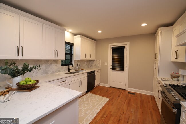 Building Photo - 1007 Vernon St