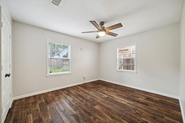 Building Photo - 4308 Jane St