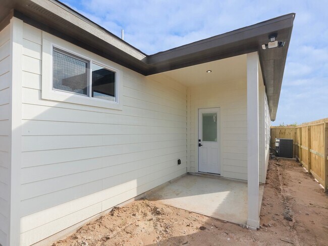 Building Photo - 327 Rd 5840