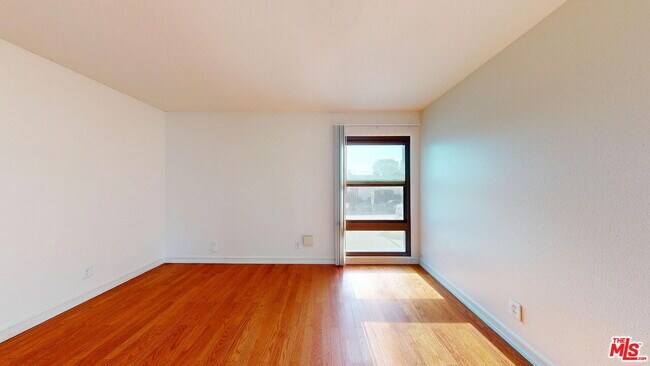 Building Photo - 7777 W 91st St