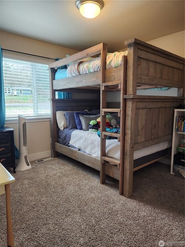 Building Photo - Newer Construction Home