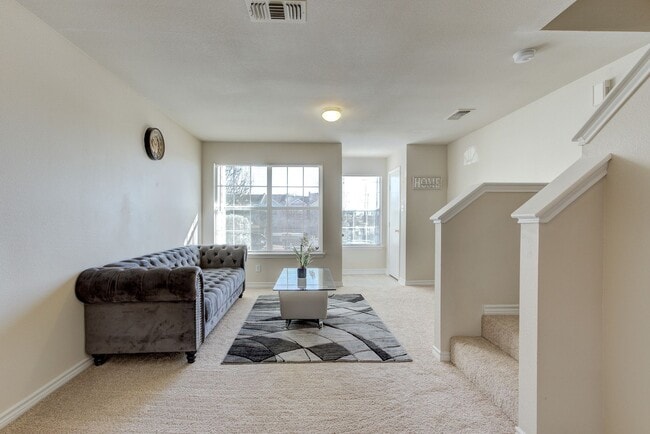 Building Photo - Two Bedroom, Two Bathroom Townhome near La...