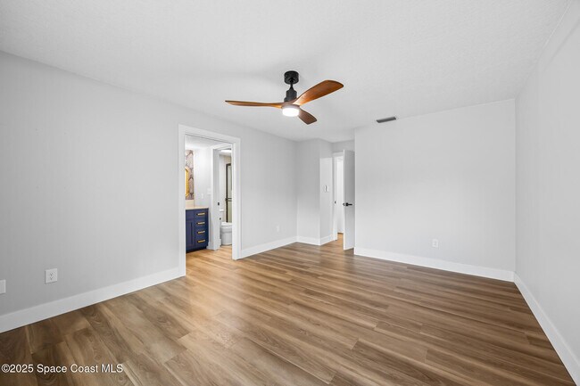 Building Photo - 500 Summerset Ct