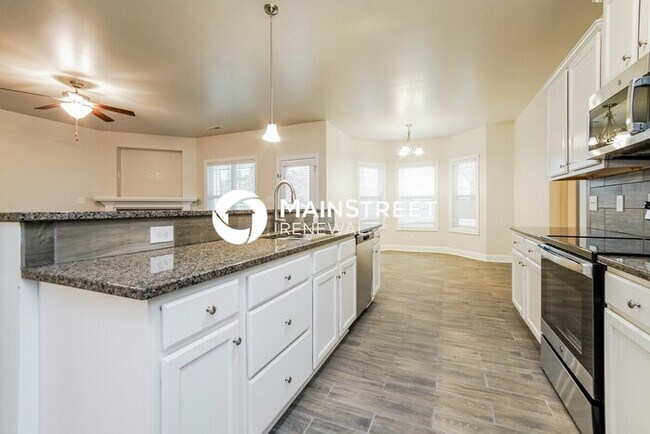 Building Photo - 5 Bedroom Pet-Friendly Home in GARNER, NC with Main Street Renewal