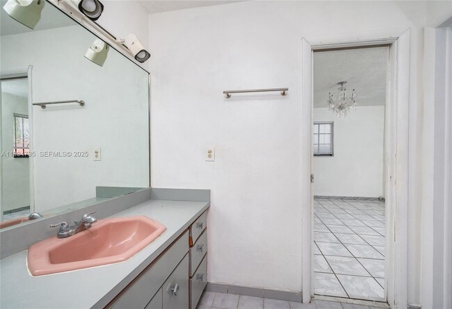 Building Photo - 201 NW 34th Ave