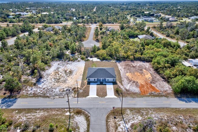 Building Photo - 293 Lincoln Rd NE