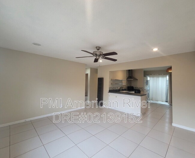 Building Photo - 440 Russell St