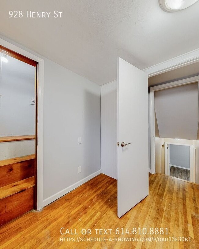 Building Photo - 928 Henry St