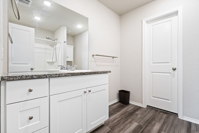 Building Photo - 13726 Locklear Way