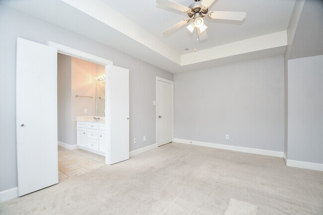 Building Photo - 3715 Main Plaza Dr