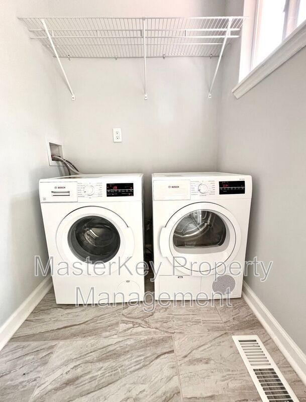 Building Photo - 713 Massey Ave