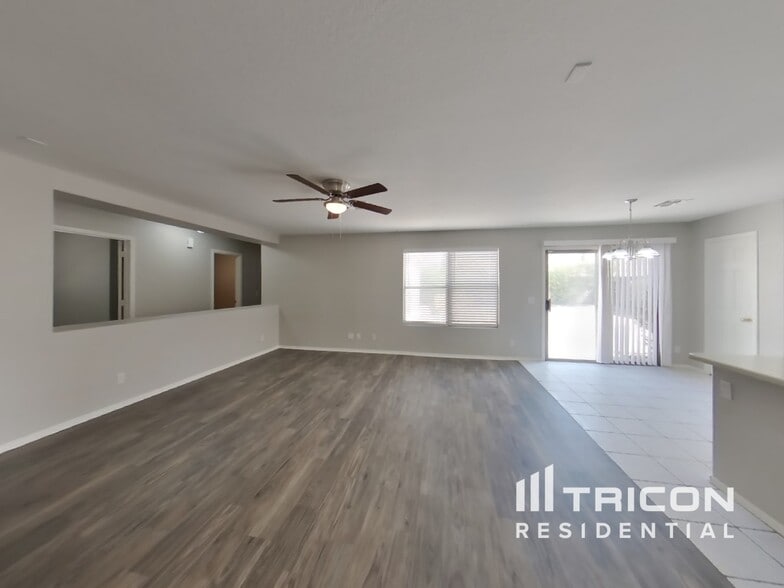 Building Photo - 10718 E Arbor Ave