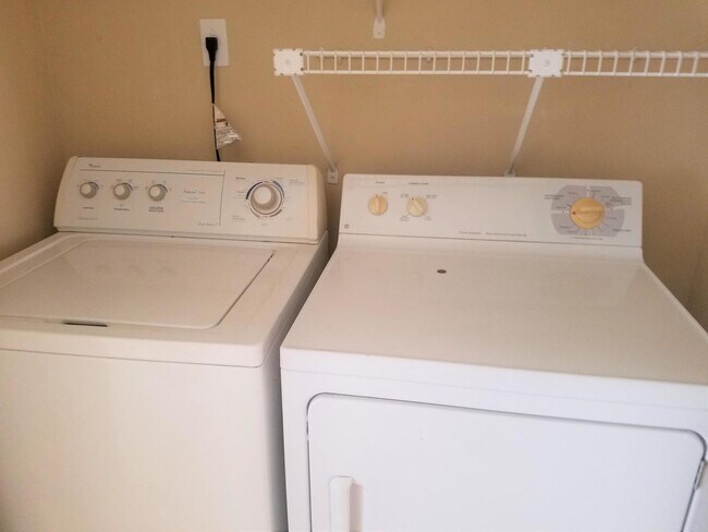 Building Photo - 815 W Boynton Beach Blvd