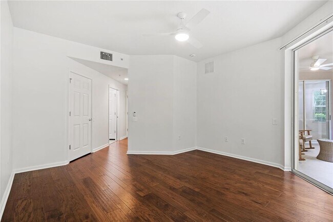 Building Photo - 852 Lantern Way