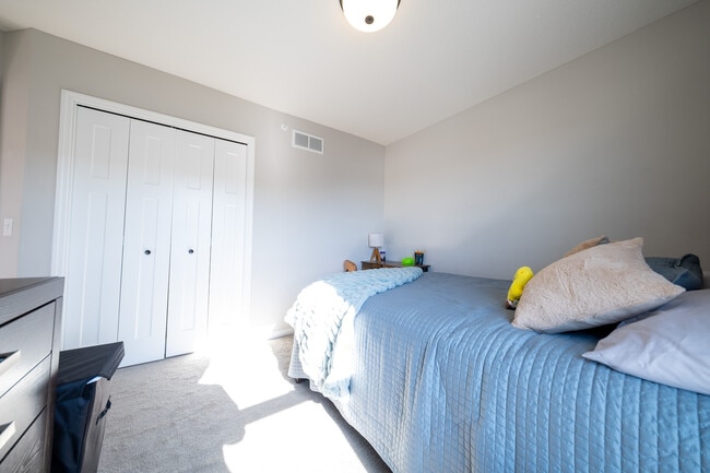 Building Photo - 21860 136th Wy