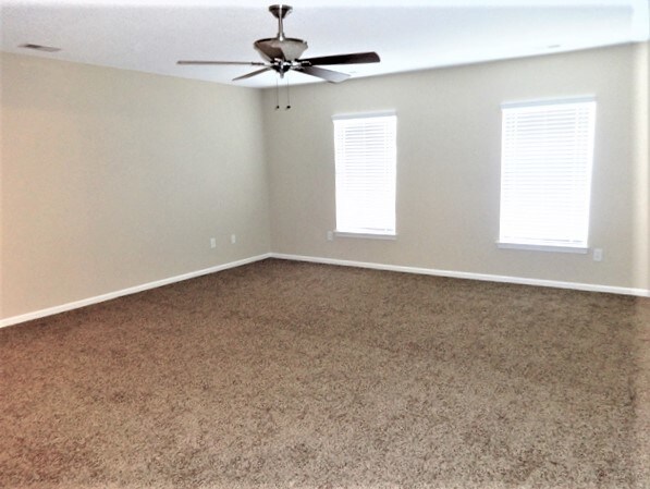 Building Photo - 235 Emerald Isle Dr