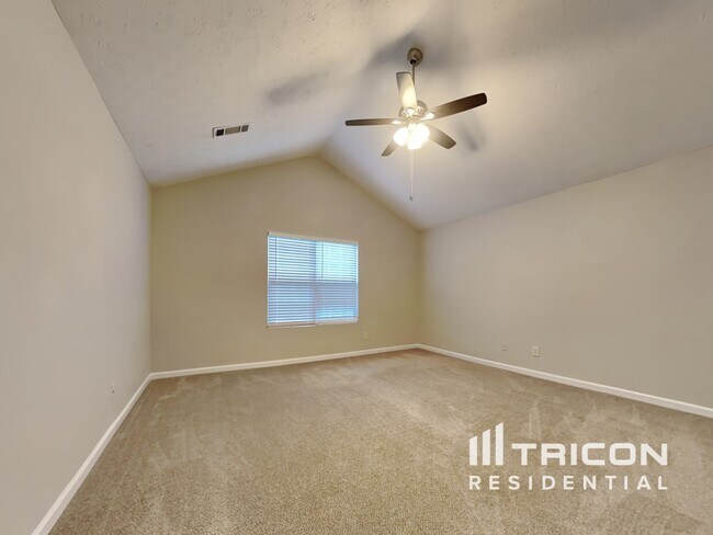 Building Photo - 7061 Saratoga Dr
