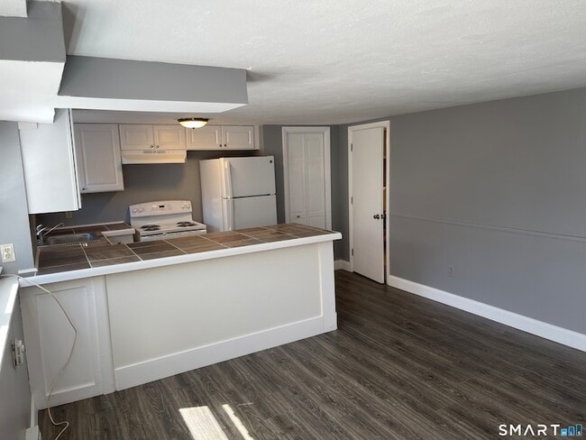 Building Photo - 54 Church St