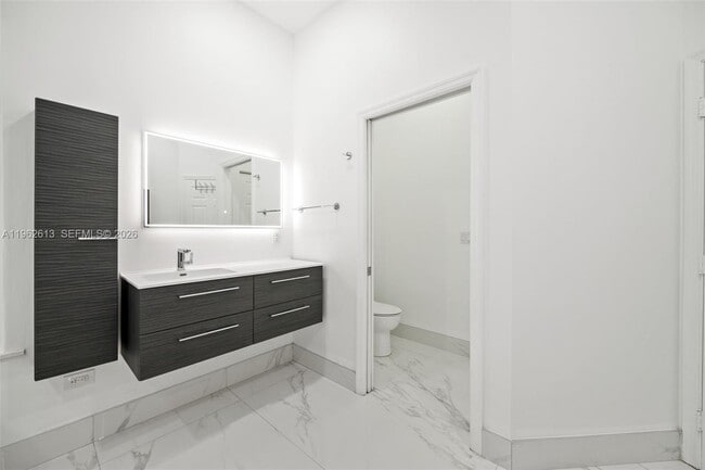 Building Photo - 2497 Bay Isle Dr