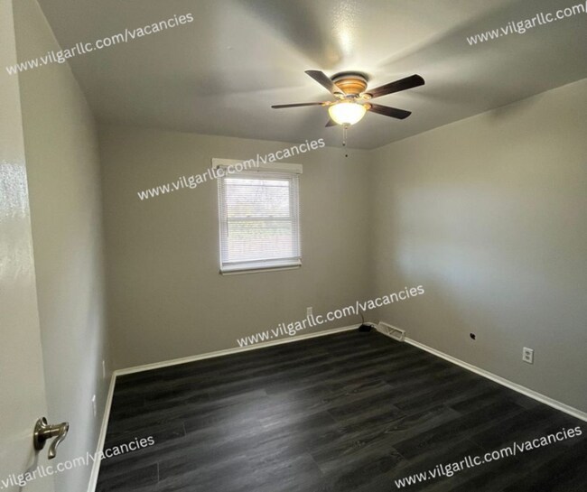 Building Photo - 5109-5111 W 78th Ln