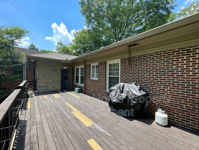 Building Photo - 108 Greenwood Pl