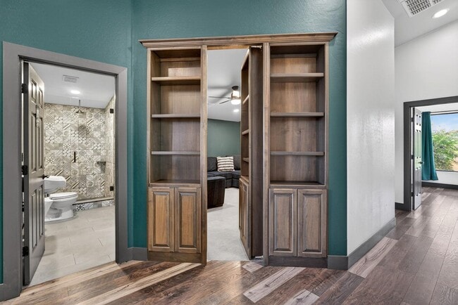 Building Photo - 6932 E Pearl St