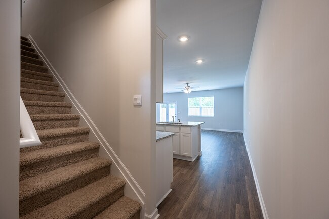 Building Photo - 3422 Firestone Dr