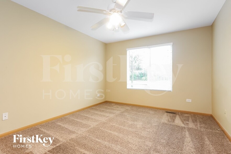 Building Photo - 3610 Forestview Dr