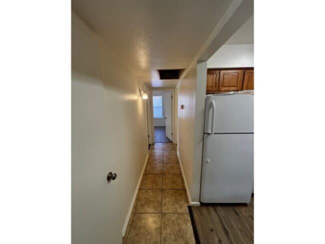 Building Photo - 2 bedroom 1 bath newly remodeled