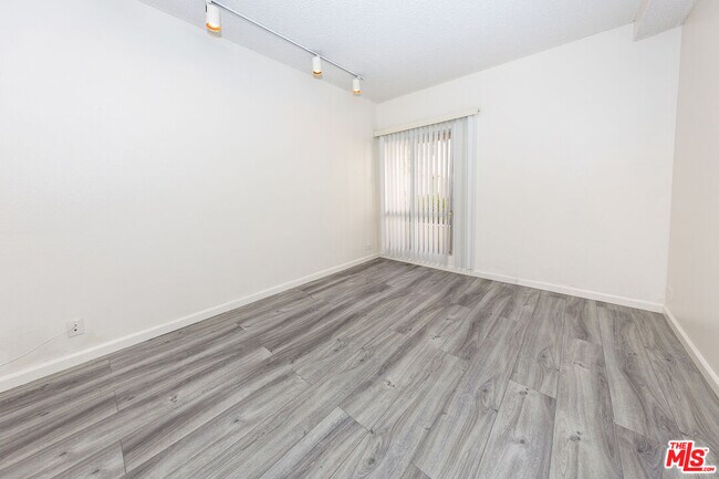 Building Photo - 1440 Veteran Ave