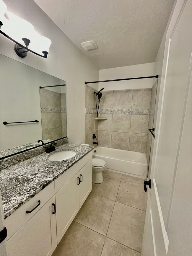 Building Photo - Beautiful Pet-Friendly 4-BR Home in Hurricane