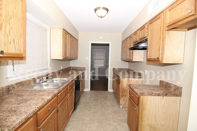 Building Photo - 4123 Rhodes Ave