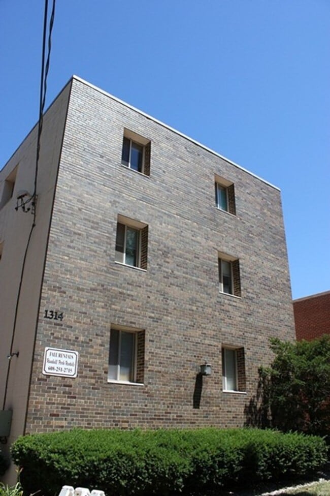 Interior Photo - 1314 Spring St