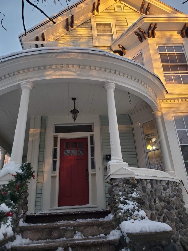 Building Photo - 3 Broadway