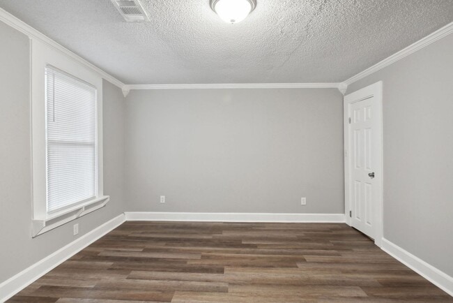 Building Photo - 3BR/2BA Downtown House Walking Distance to Forsyth Park and Daffin Park