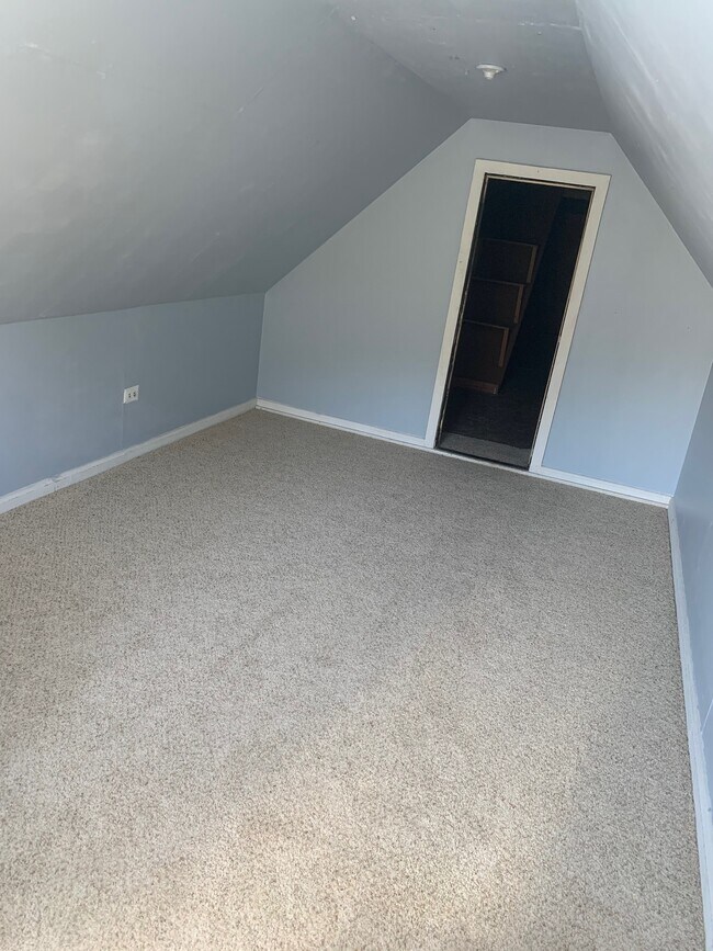 Loft / Bedroom / Office - 10730 Palms Blvd