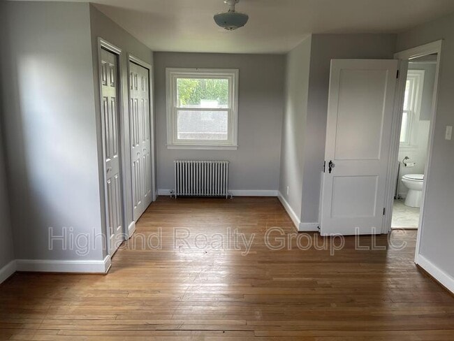 Building Photo - 167 Penn St