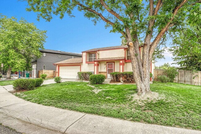 Building Photo - $2,495 - 3 Bed, 2 Bath Home in Aurora with...